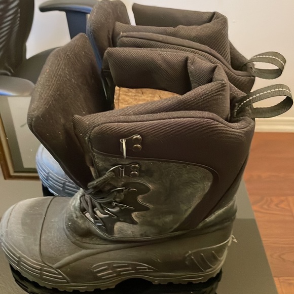 Workload Boots Barely Used - Picture 2 of 2